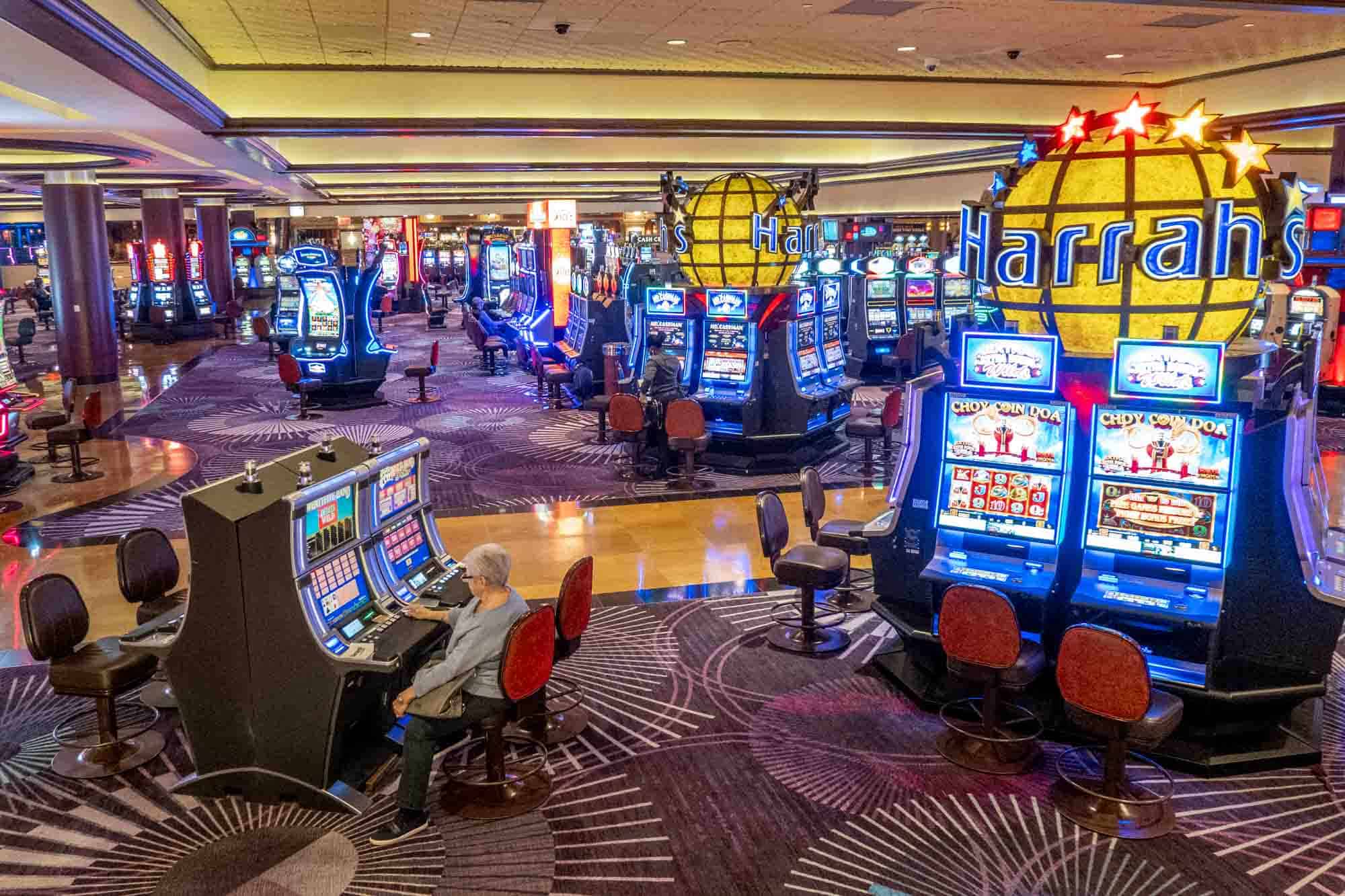 Slot Makinesi Varyasyonları: Kazanma Şansını Artırma Rehberi